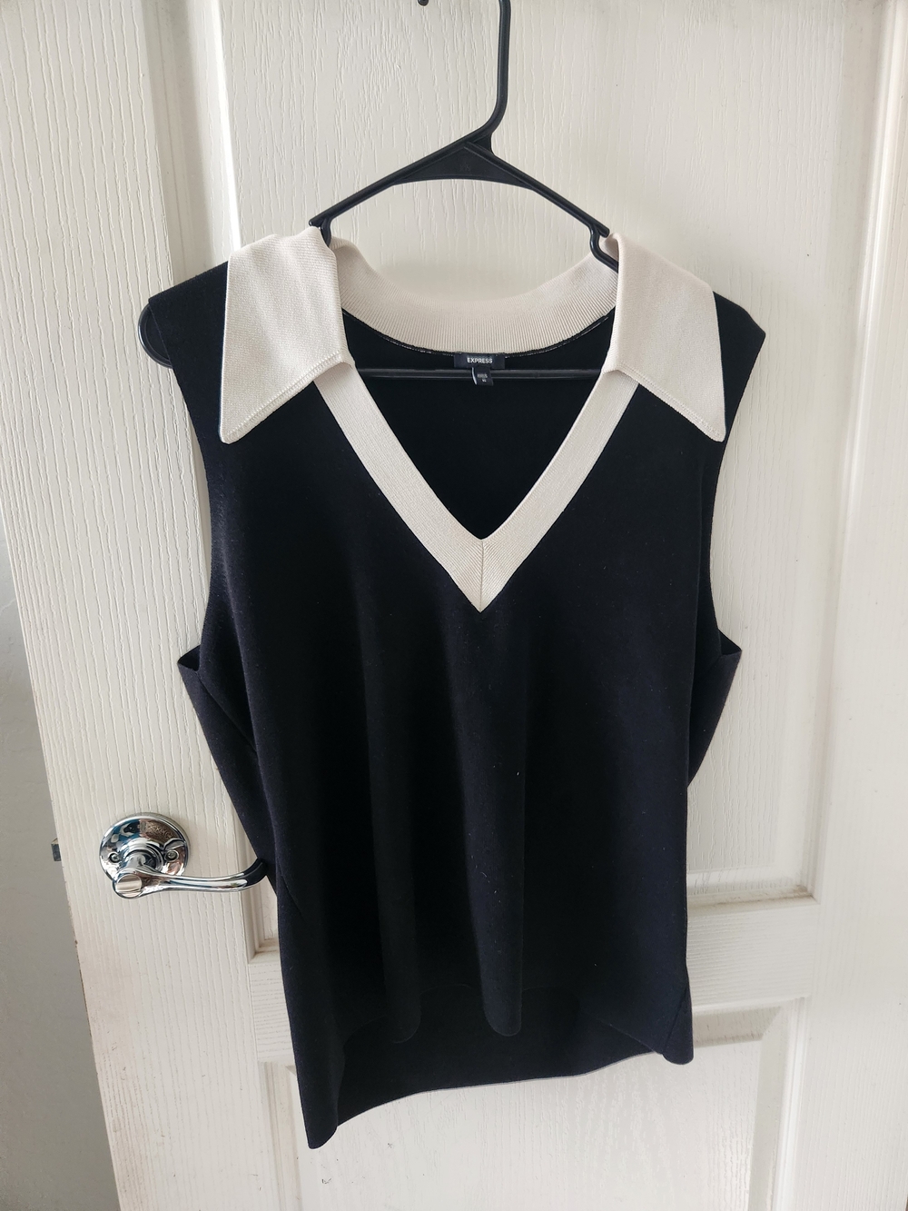 Express Sleeveless V-Neck Sweater in Black and Cream